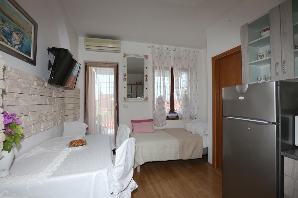 Apartmani Gloria Brodarica  Exterior photo